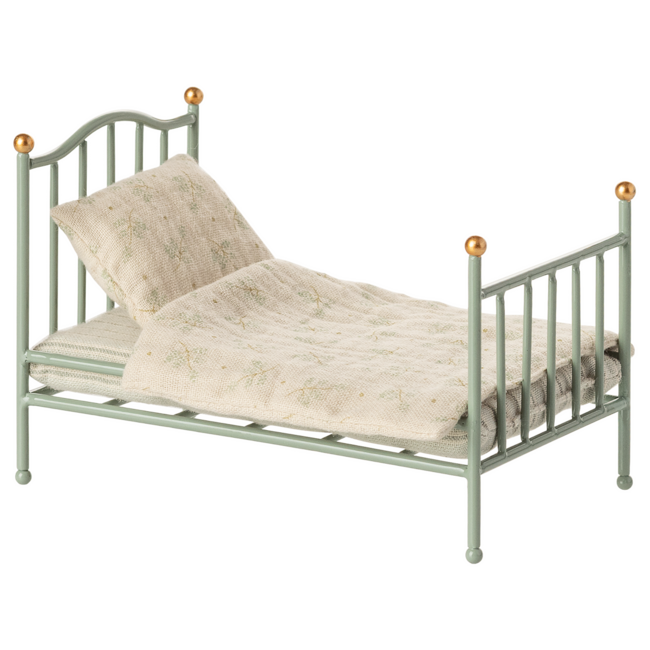 Maileg vintage bed