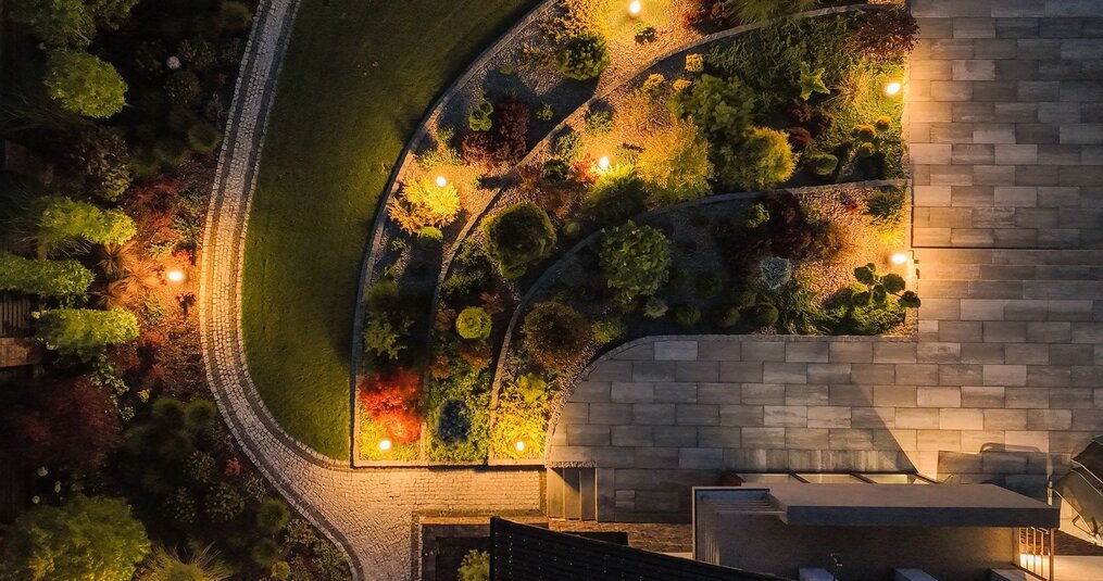 Buitenverlichting 2026: een complete gids voor tuinspots, buitenspots en buitenlampen!