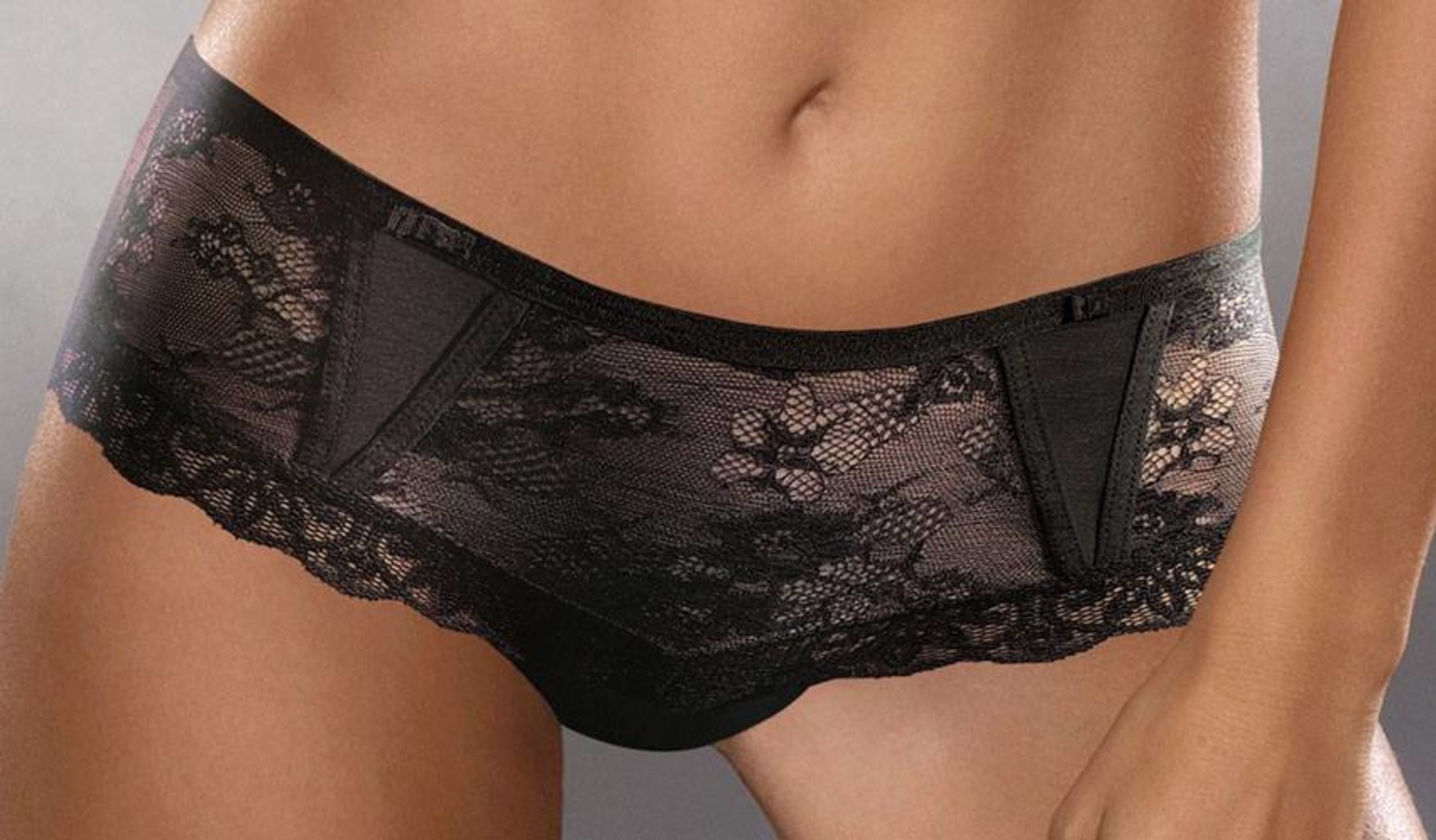 Wonderbra  Chic Lace Heupboxershort kleur zwart of  wit