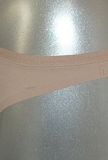 Wonderbra Microfaser naadloze basis String in zwart  of skin kleur