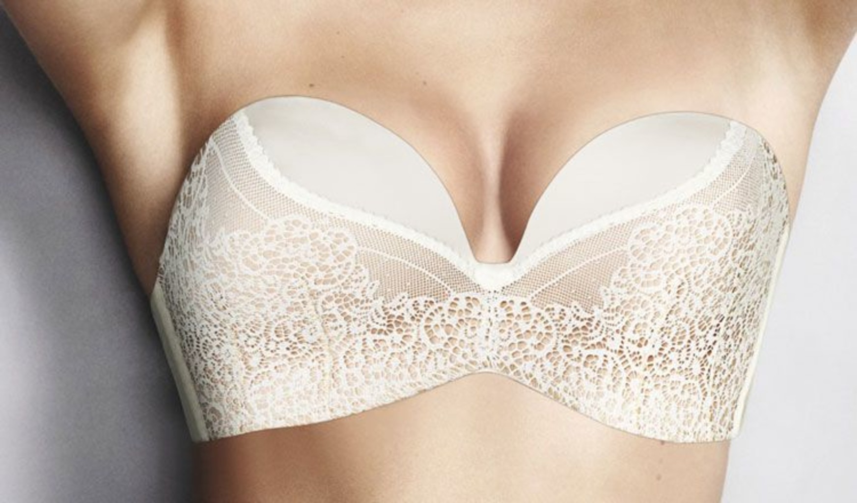 Wonderbra Ultimate Lace Strapless Bh kleur ivoor - Bodyfashion Born