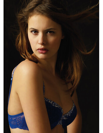 Zari Bh met licht voorgevormde cup & onderpadding mt B85 of C70, kleur kobaltblauw