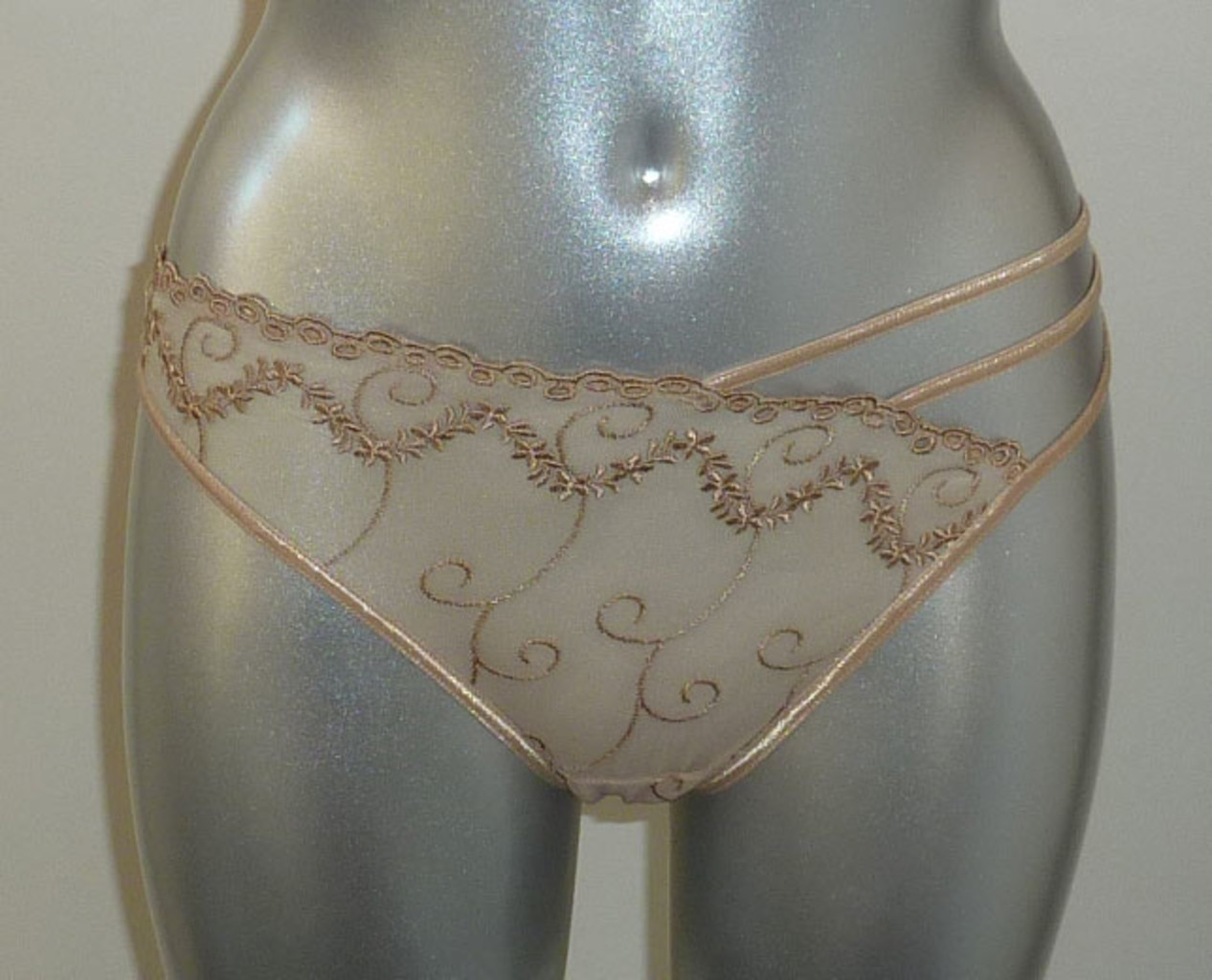 Duet  Farina String kleur huid