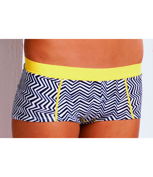Boobs & Bloomers Zig Zag boxershort graphic print zwart & wit met gele contrastbies