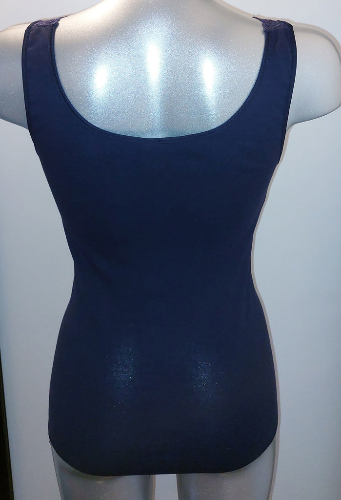 Nina von C Katoenen (prothese) top Jessy met breed elastisch kant kleur nachtblauw