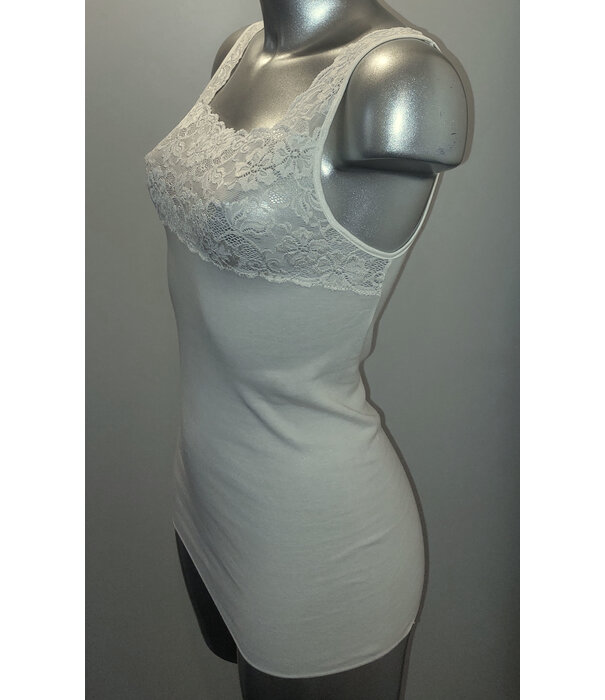 Nina von C Nina von C Jessy – hooggesloten katoenen top in champagne met verfijnd kant – maten 38–50