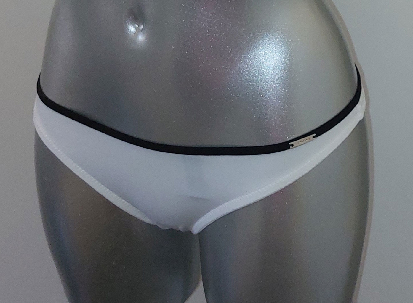 Sapph  Fortuny heupstring kleur wit met bies zwart mt S of M