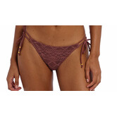 Freya Sundance bikinislip lage model met sierstrikjes kleur Nutmeg  de mt 38-S, valt als een mt 36 t/m  44-XL- valt als mt L-42