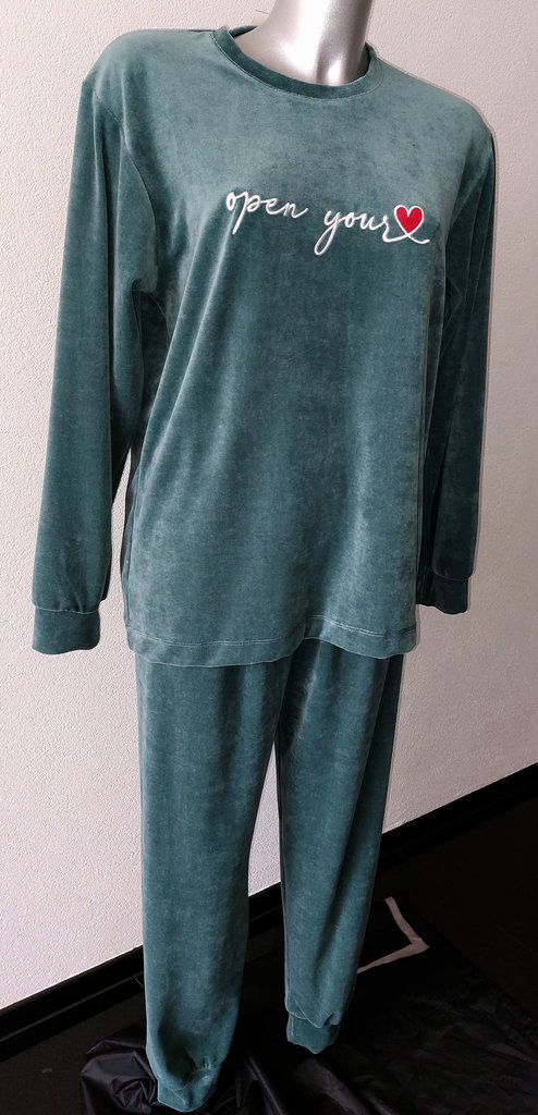 Lunatex  Dila velours dames pyjama/huispak de kleur groen maten M, L of 2XL