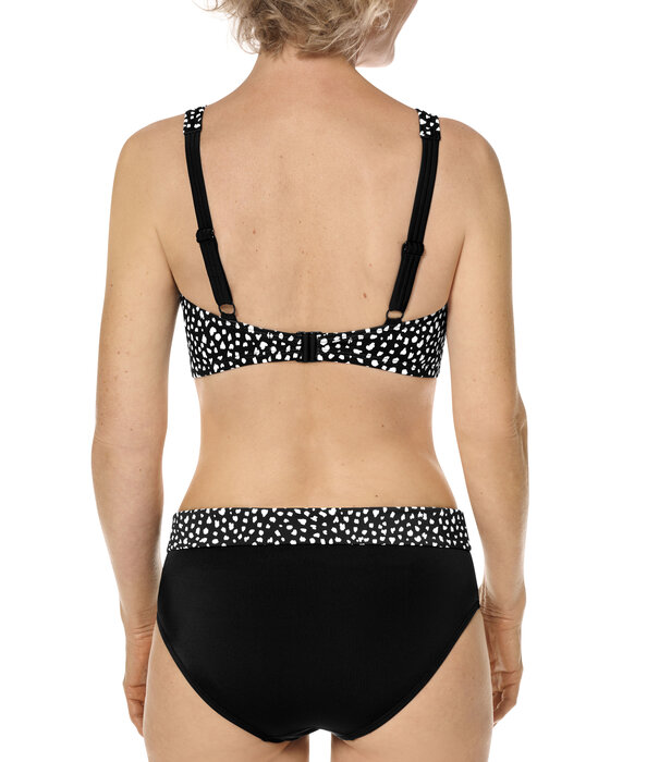 Amoena  Amoena Manila hooggesloten prothese bikinitop zonder beugel in zwart‑wit animalprint, met licht voorgevormde cups