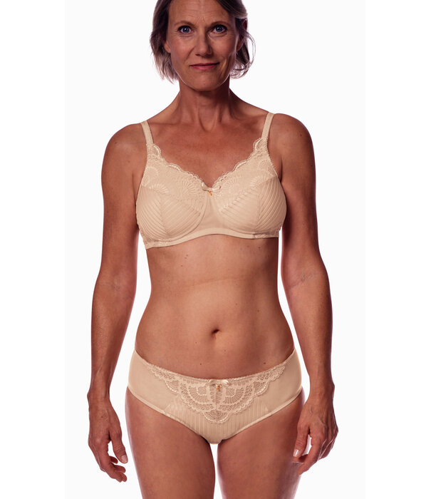 Amoena  Amoena Karolina Prothese BH Sand – Zonder Beugel en Licht Voorgevormde Cup (44857)