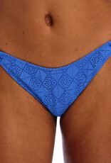 Freya Nomad Nights laag model bikinibroekje  met sierstrikjes kleur atlantic blue