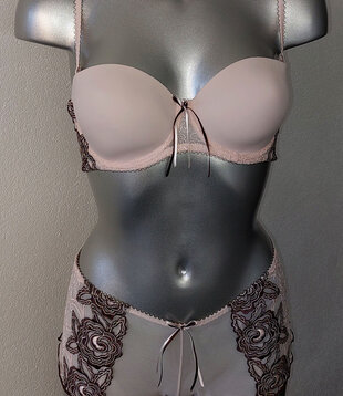 Obsession Bh met beugel,licht voorgevormde cup in bandeau model, mt C75, kleur almond met print bloem kleur bruin