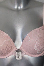 After Eden Tempting Bh met lichte gelvulling in de cup mt B75 & string mt M de kleur licht roze