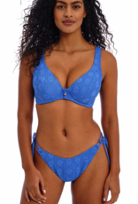 Freya Nomad Nights  high apex bikinitop met beugel kleur atlantich blue gecombineerd met elastisch borduursel