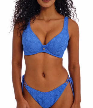 Freya Nomad Nights  high apex bikinitop met beugel kleur atlantich blue gecombineerd met elastisch borduursel
