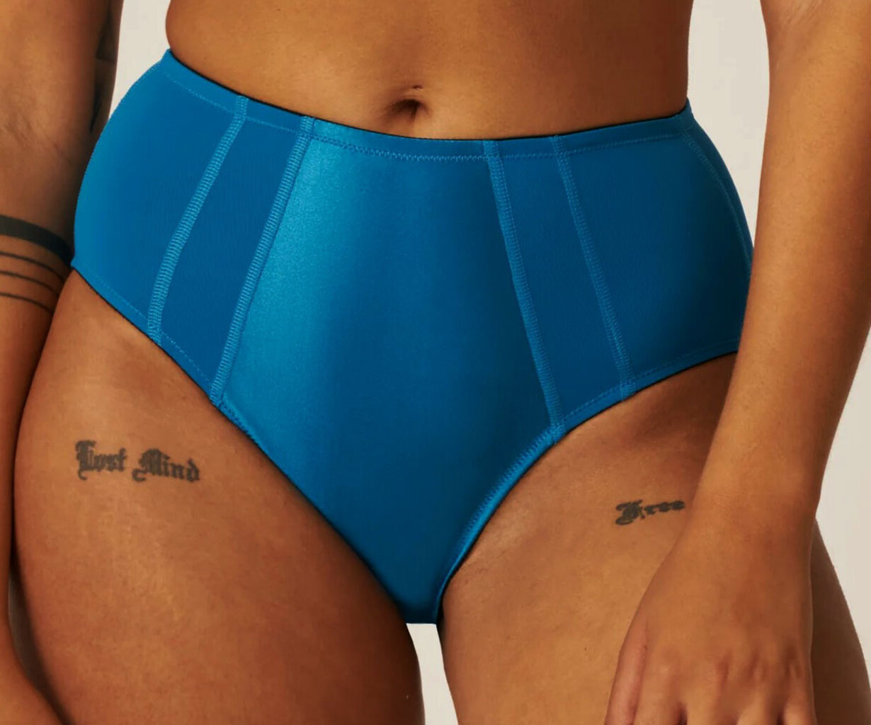 Naturana Naturana Faylinne maxislip licht corrigerend kleur wit, zwart, huid, ,bruin of champagne