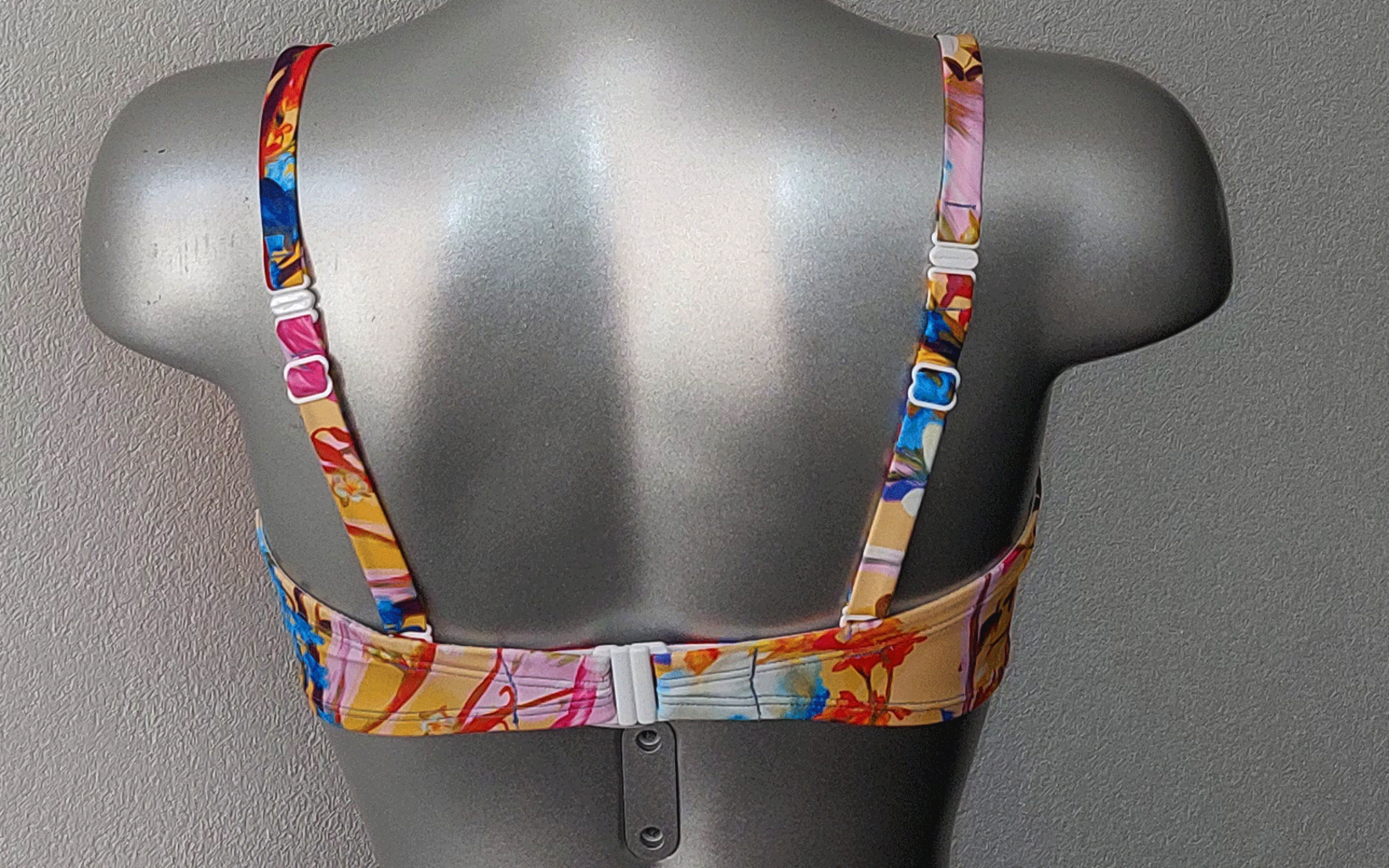 Kuala Lumpur (Prothese) bikinitop zonder beugel, bandeau model met  frisse bloemenprint