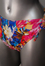 Kuala Lumpur bikinislip in frisse bloemenprint