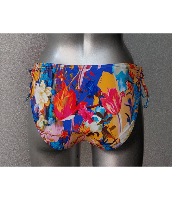 Kuala Lumpur bikinislip in frisse bloemenprint