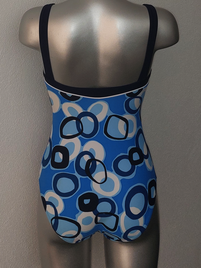 Susa Alice hooggesloten prothese badpak bue met print wit en diverse blauwtinten mt B38/B75
