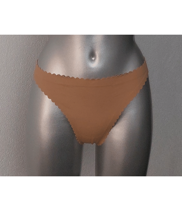 Dim  Dim  BodyTouch naadloze string kleur nude of blush mt 40-M valt als mt 38-S