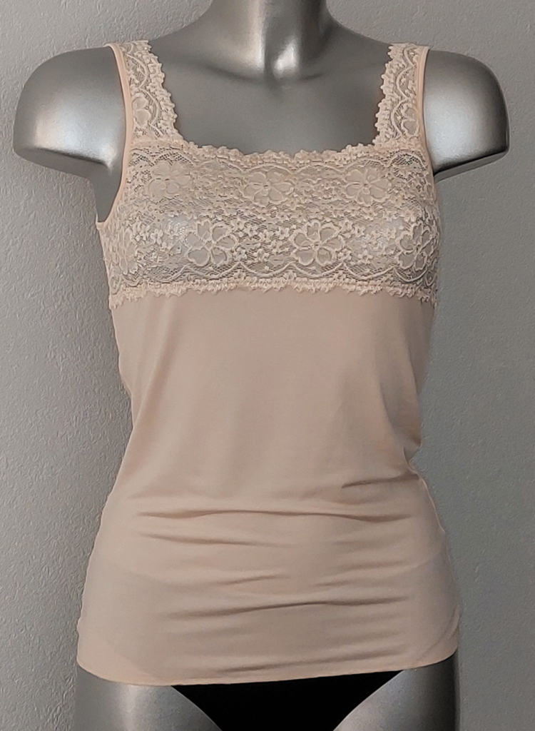Nina von C Nina von C- Liviya (prothese) top in modal/viscose kwaliteit met breed elastisch kant kleur peach