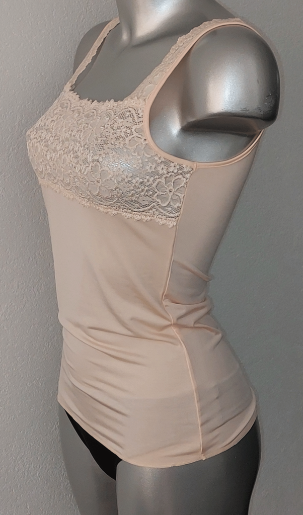 Nina von C Nina von C- Liviya (prothese) top in modal/viscose kwaliteit met breed elastisch kant kleur peach