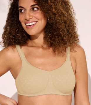 Tiana naadloze prothese Bh zonder beugel kleur Sand