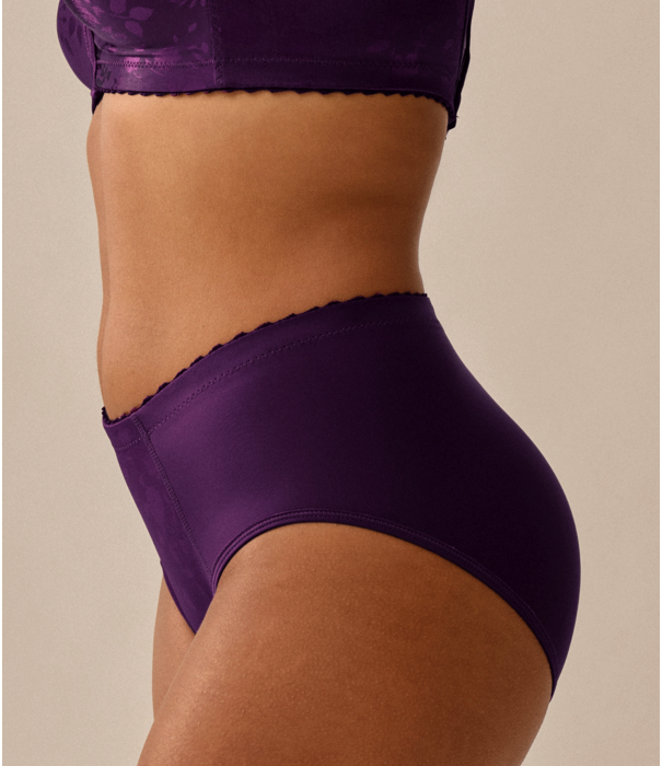 Naturana Naturana Lydia Maxislip met  licht corrigerend buikgedeelte in kleur bietenrood