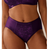 Naturana Lydia Maxislip met  licht corrigerend buikgedeelte in kleur bietenrood