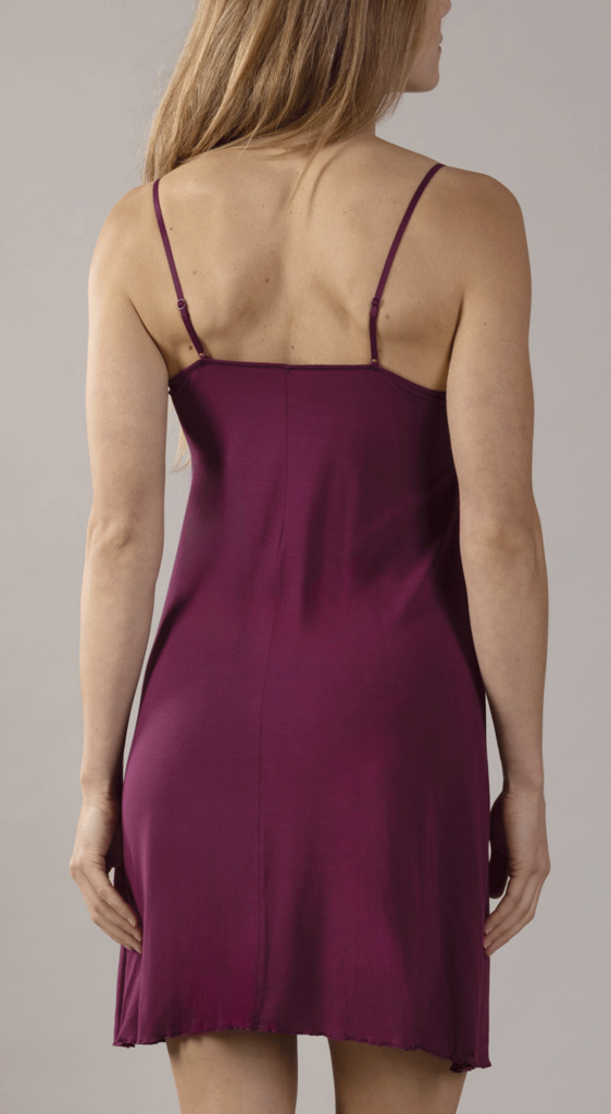 Nina von C Nina von C modal nachtjurkje Judani – zacht, soepel en elegant – bessen, maten 36 t/m 46