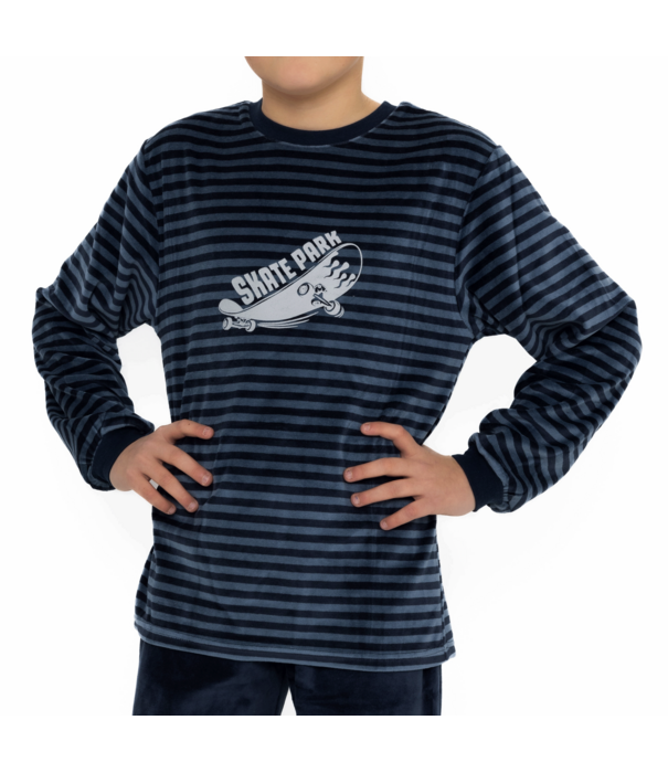 Lunatex Outfitter velours jongenspyjama antraciet met streepprint en skateboard‑opdruk – maat 176