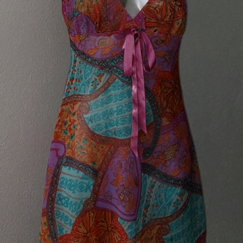 LingaDore Paxton chiffon nachtjurkje kleur purple gecombineerd met kleurrijke print de mt 42-L