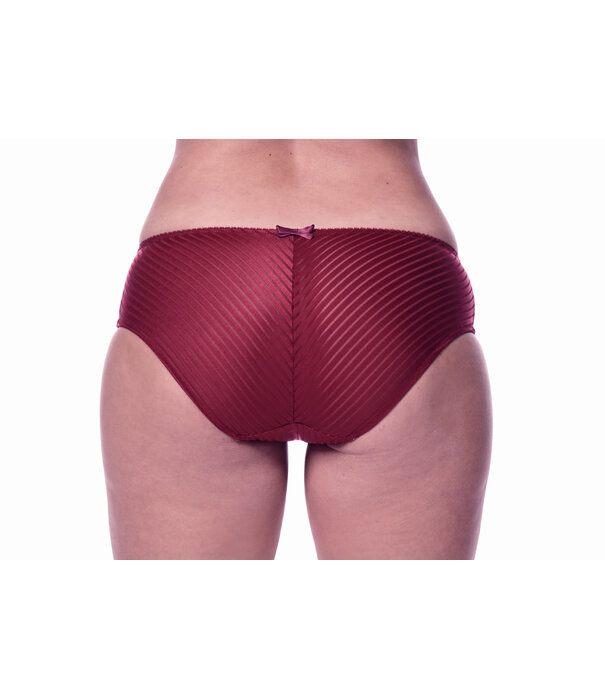 Amoena  Amoena Karolina Slip kleur rood, de maten 36 t/m 48