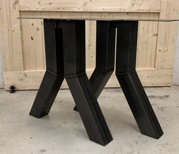 Vakstaal Omgekeerde Y poten staal 10x10 cm