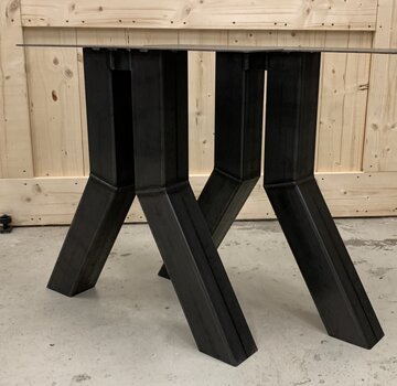 Vakstaal Omgekeerde Y poten staal 10x10 cm