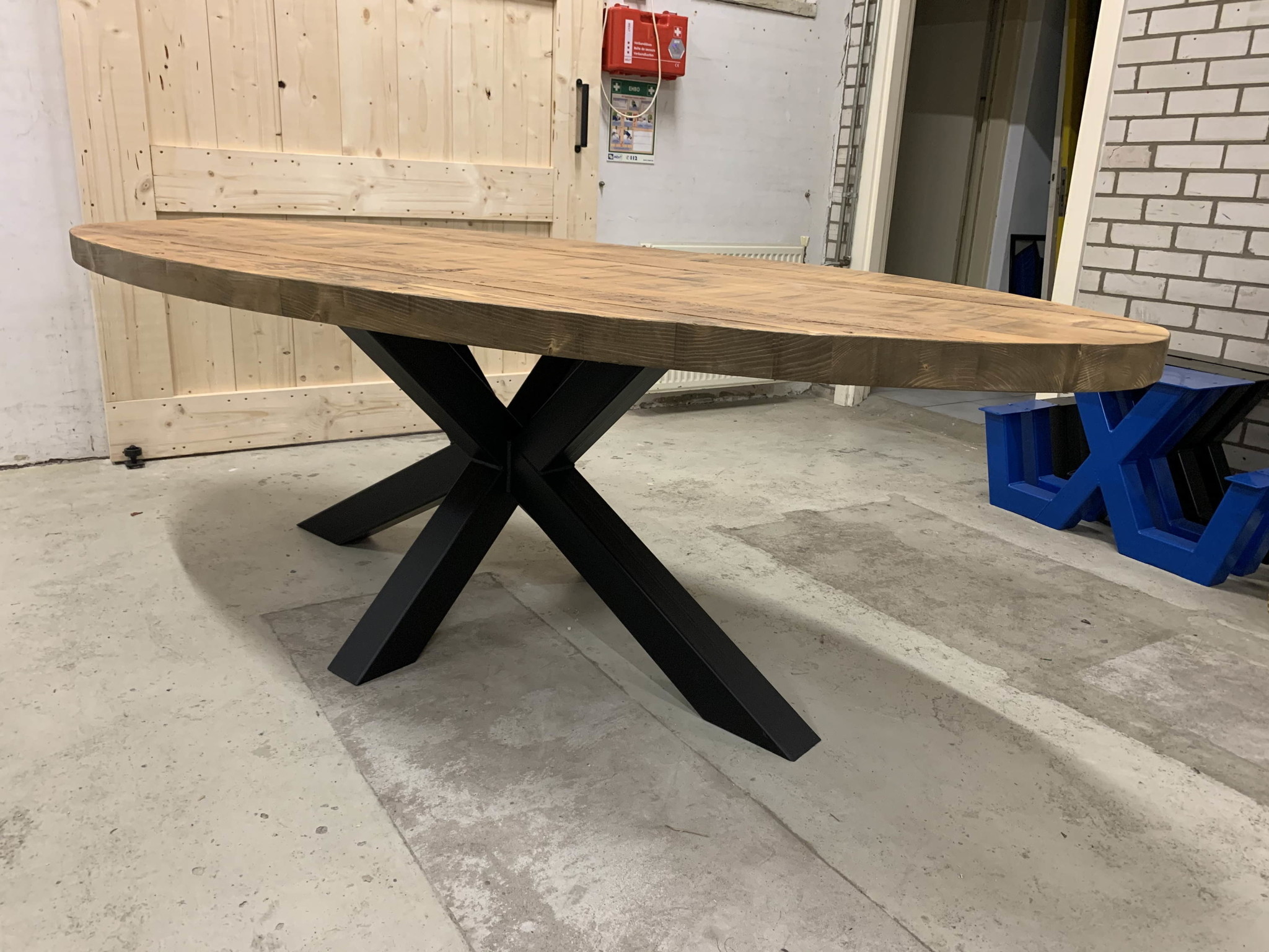 Ongebruikt Ovale eettafel oud houten blad | stalen onderstel | Gratis FH-85