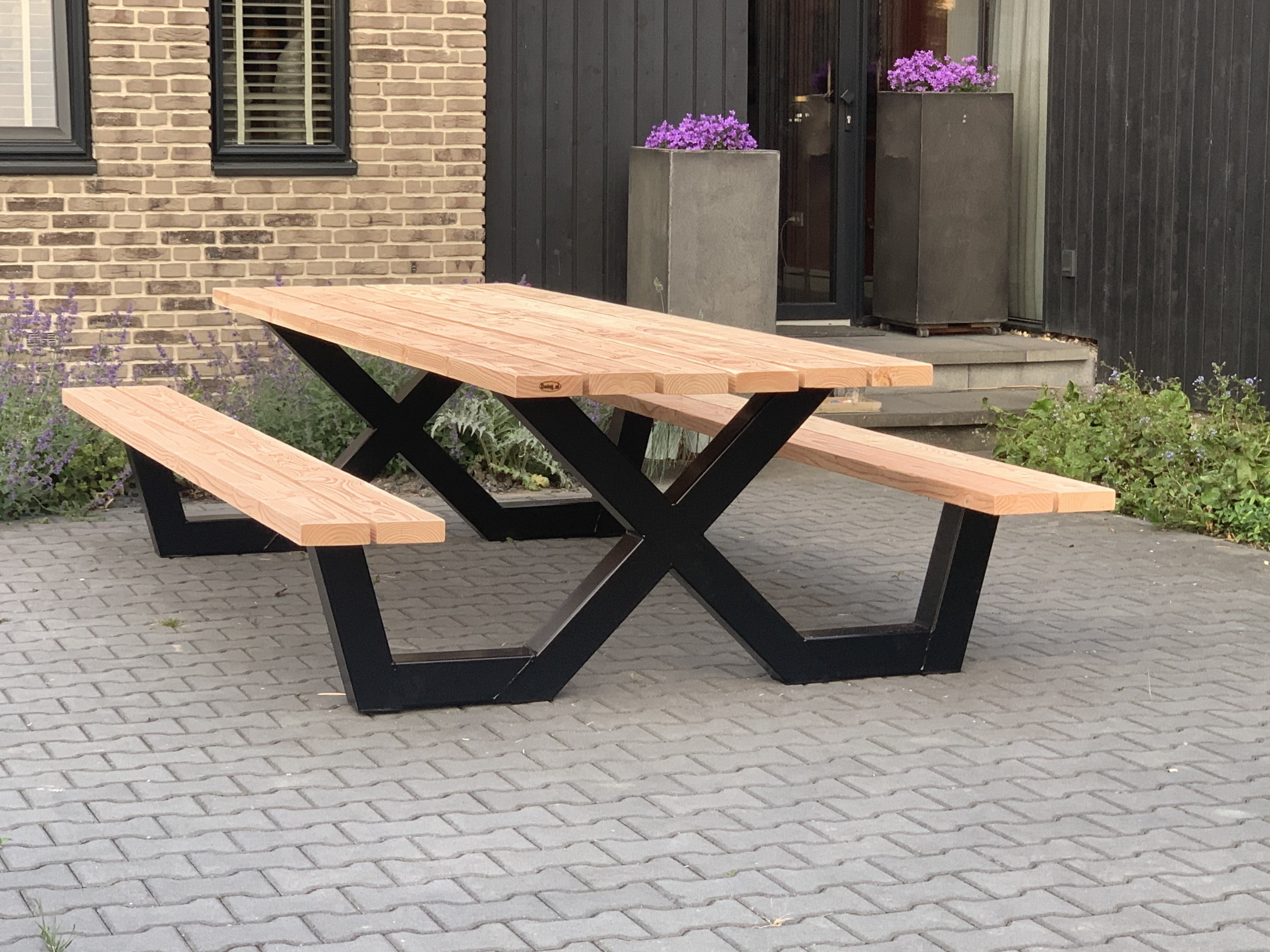 Picknicktafel met stalen X frame picknicktafel gratis thuis