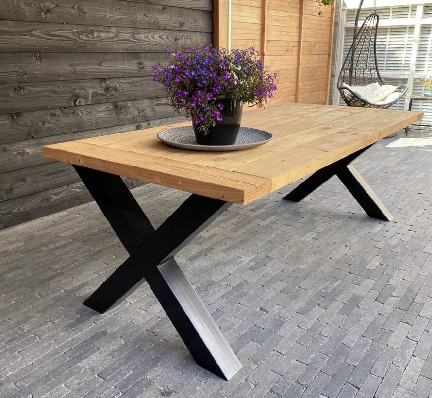 Tuintafel Lariks/Douglas met stalen onderstel