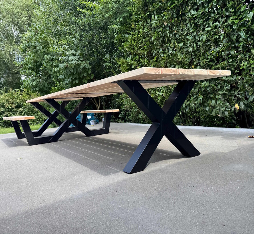 Lange Tuintafel 4 meter met Picknickbankjes