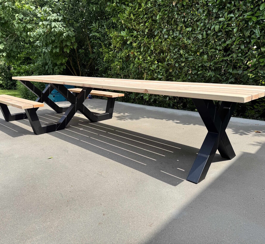 Lange Tuintafel 4 meter met Picknickbankjes