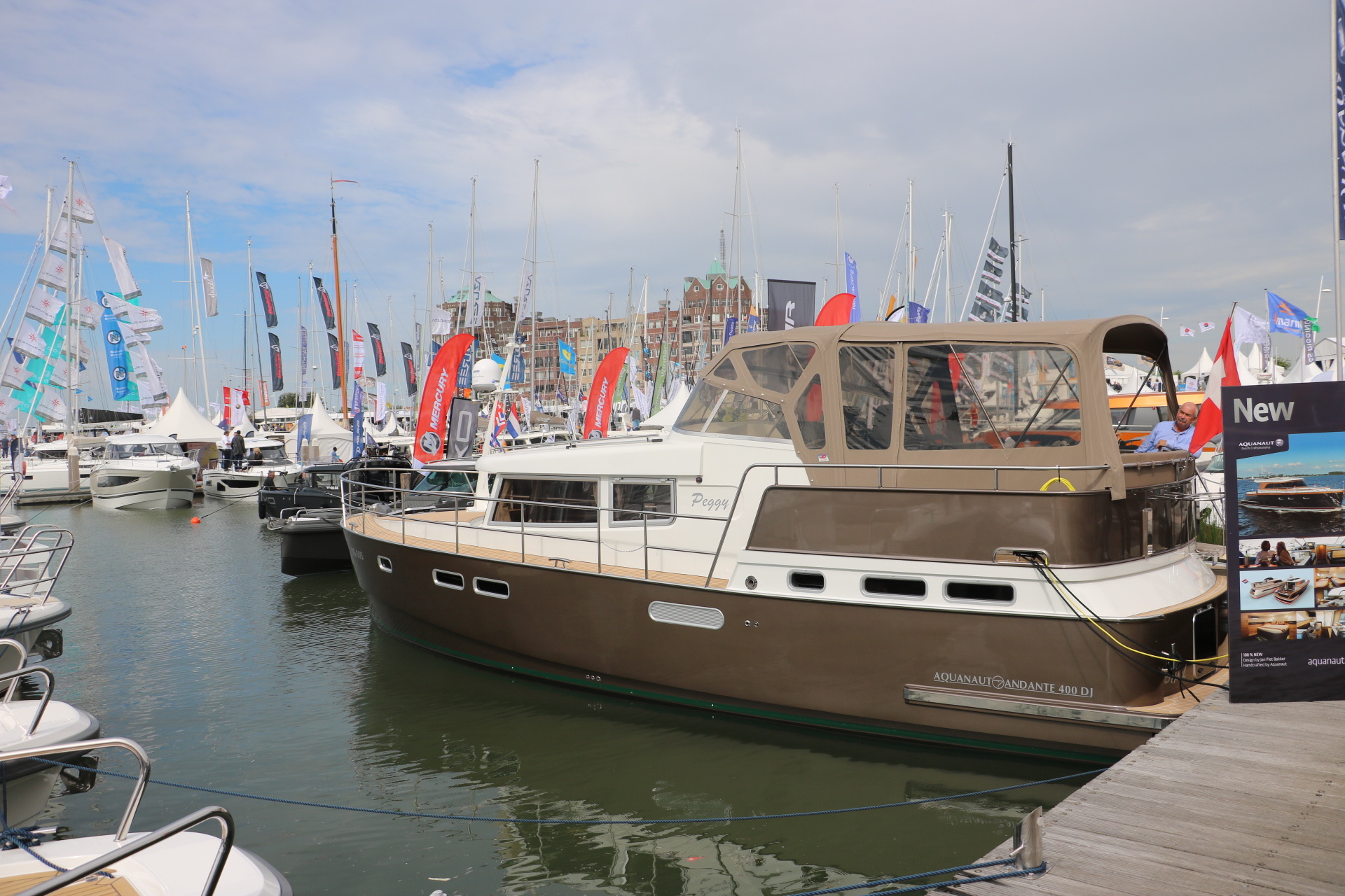 Hiswa 2018, Aquanaut kiest steevast voor forzalaqua sanitair in haar programma motorboten van Nederlandse makelij.