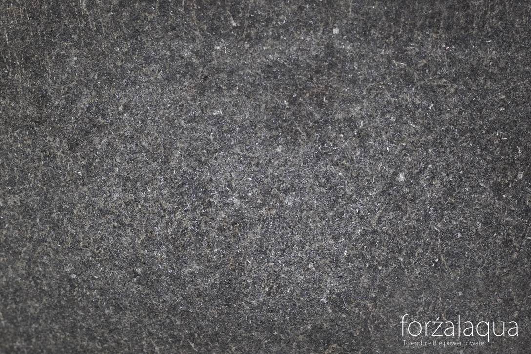 Nova Graniet gezoet & gebrand 120,5