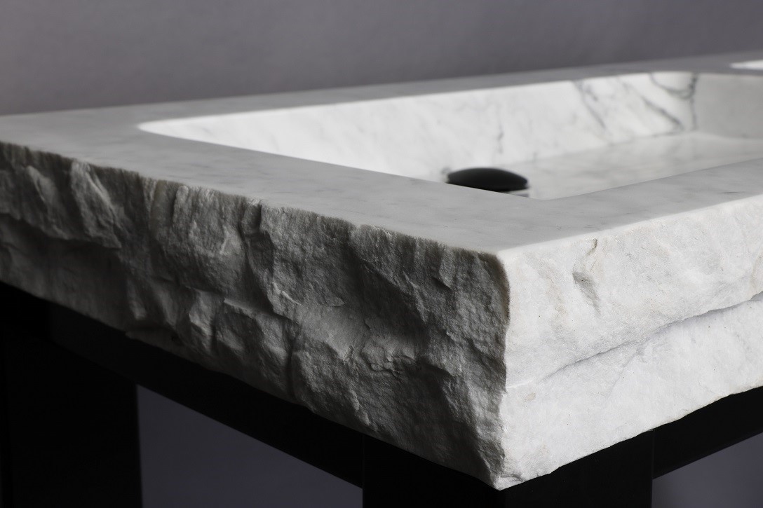 Palermo Doppio Carrara polished & rockfaced 140,5