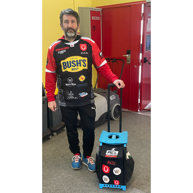 ZÜCA Cornhole Sport Trolley – Black Rolling Bag with ACL Logo