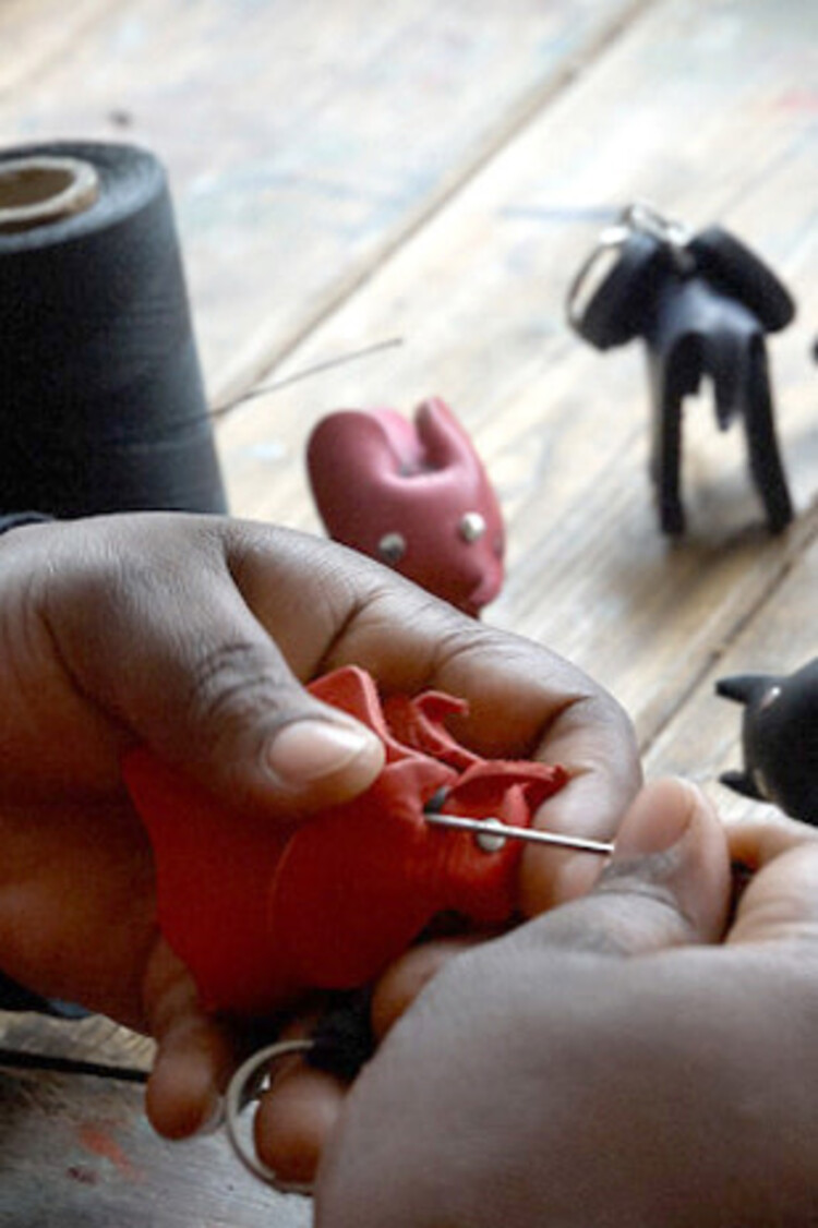 Leren  sleutelhanger olifant - zwart