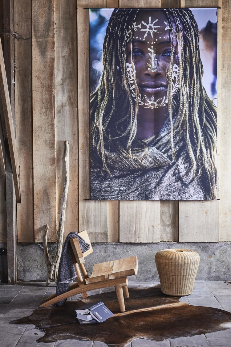 Serge Anton - Madagascar Girl Sakalava - color