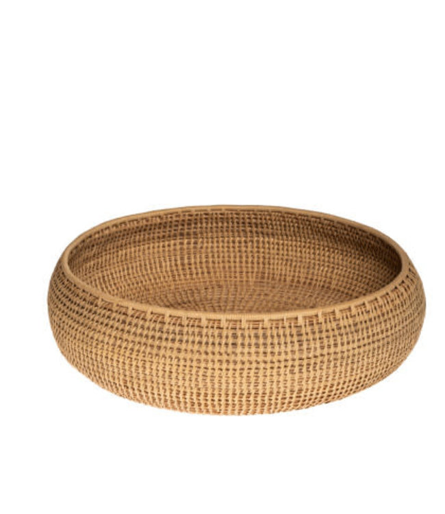 Iraca palm basket