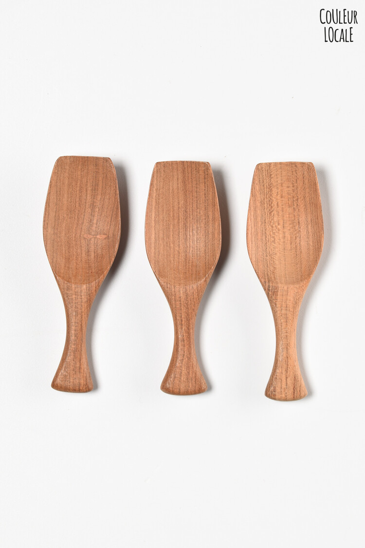 Oval scoop - apricot wood